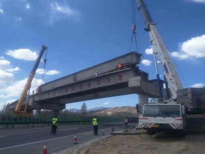 橋(qiao)樑(liang)建(jian)設